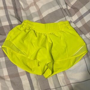Lululemon Hotty Hot 2.5 Low Rise Highlighter Yellow